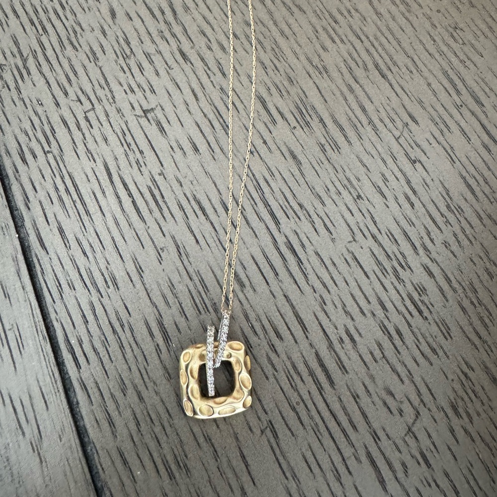 Elegant 14 KG Pendant Necklace